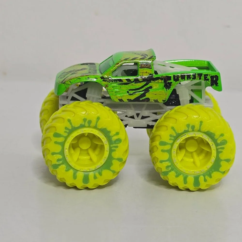 Hot Wheels Gunkster Monster Jam Truck Yellow Wheels 1:64 Glow in Dark Diecast
